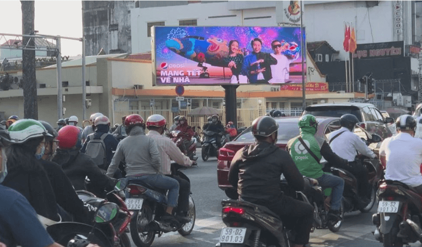 Quảng cáo màn hình LED Ngã 4 Cách mạng Tháng 8 và Nguyễn Thị Minh Khai