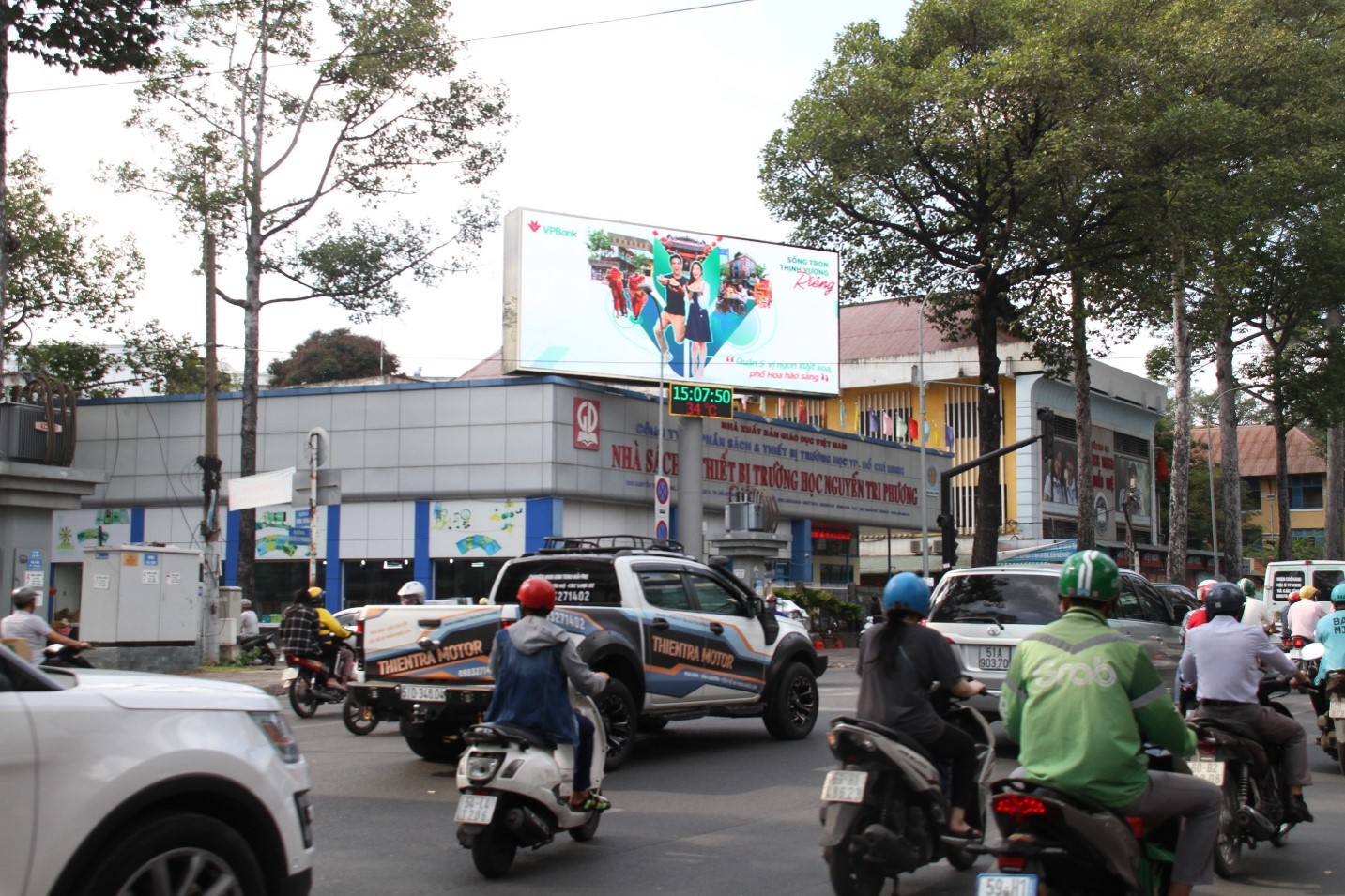 Quảng cáo màn hình LED Ngã tư Nguyễn Tri Phương - Hùng Vương
