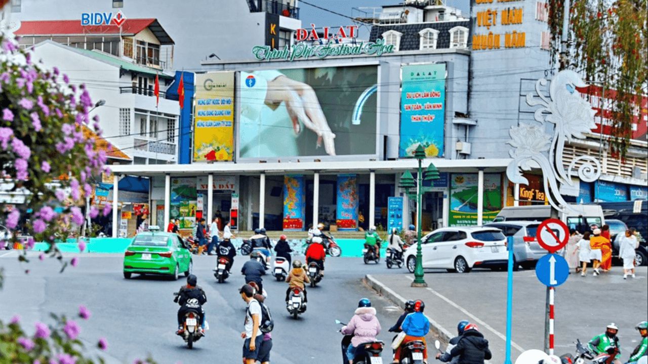 Quảng cáo màn hình LED Nhà hát Hòa Bình, Đà Lạt